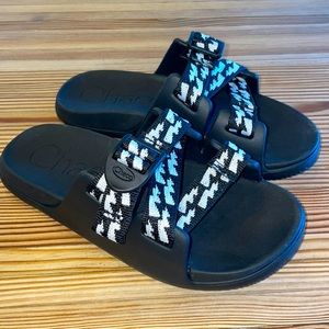 Chaco kids Chillos slides - never worn